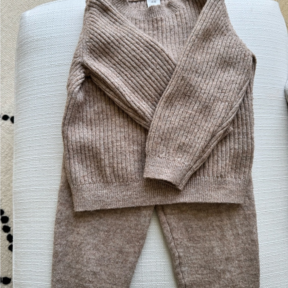 H&M Ribbed Knit Sweater and Pants Set in Brown